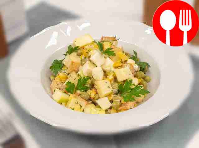 Салат из маринованных кабачков