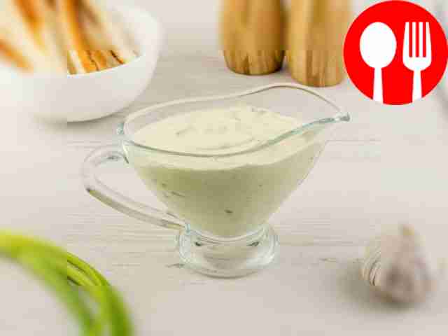 Сметанно-чесночный соус на майонезе