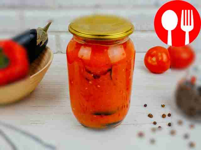 Подавайте пикантные баклажаны с аджикой как...