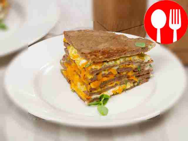 Перед подачей на стол распилите печёночный...