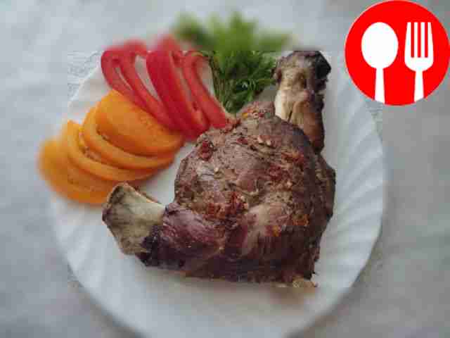 Мягкие бараньи голени в фольге