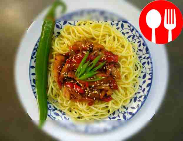 Нежный удон с курицей и овощами в соусе «Терияки»