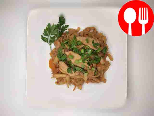 Ароматная лапша удон с курицей в соусе «Терияки»