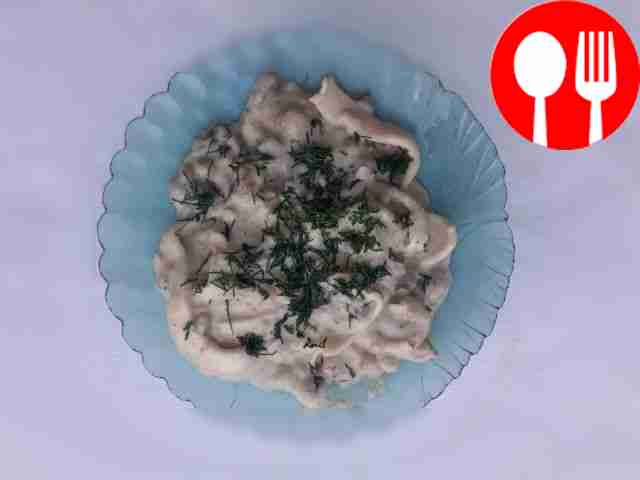 Быстрая закуска из кальмаров со сметаной