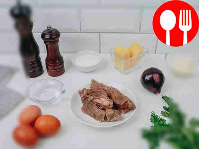 Зелень и говядину промойте и обсушите...