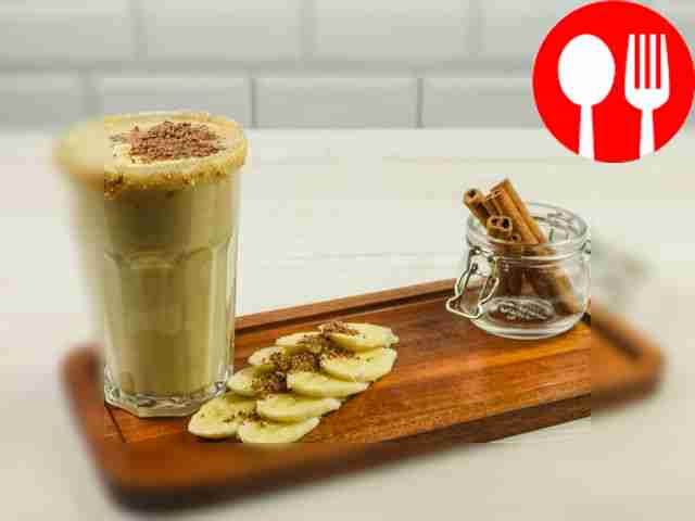 Молочный коктейль банан-изюм