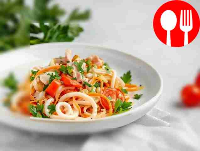 Грибной салат с ветчиной и кальмарами