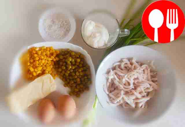 Подготовьте все ингредиенты салата с...