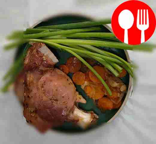 Нежная баранина с овощами в красном вине