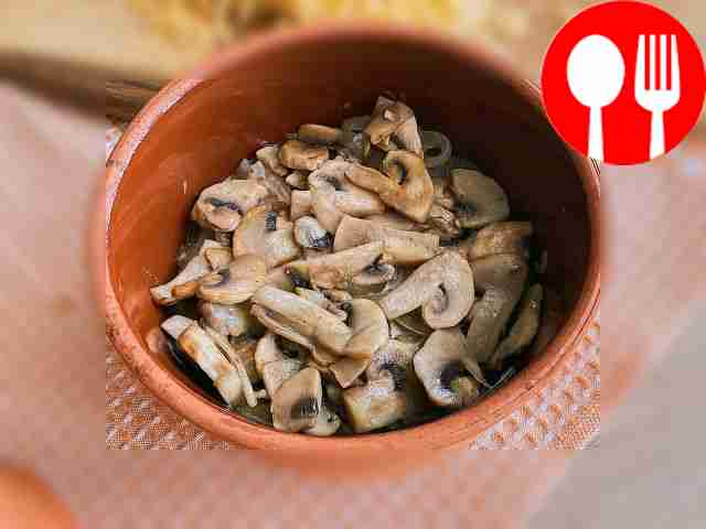 Заполните горшочки слоями в следующем порядке:...