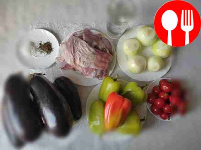 Подготовьте ингредиенты. Снимите с баранины...