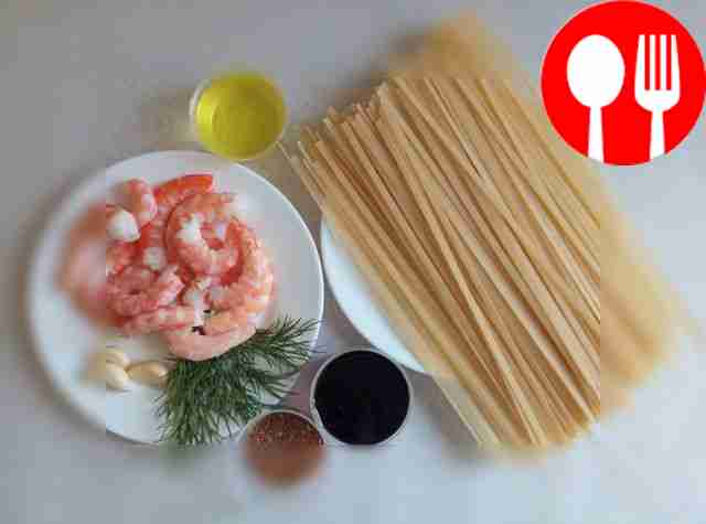 Креветки обдайте кипятком. Если они сырые,...