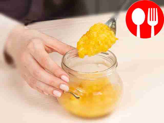 Добавьте имбирь. Нарежьте корень имбиря на...