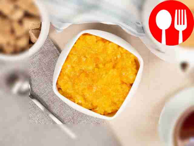 Подавайте лимонный конфитюр в прозрачной...