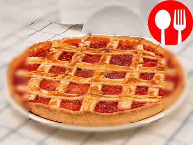 Пирог с клубничным вареньем