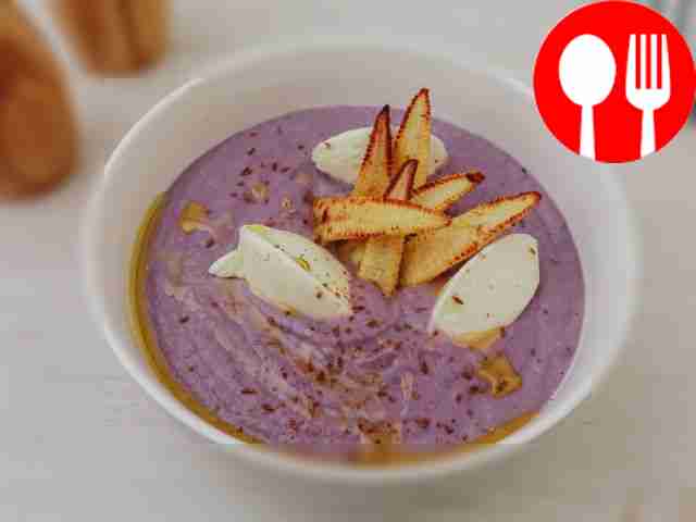 Суп-пюре из краснокочанной капусты, с молодой кукурузой и творожным сыром