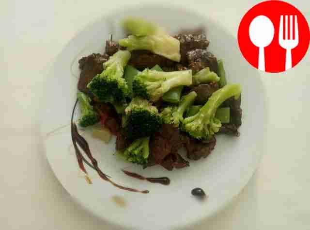 Ароматная говядина с брокколи по-китайски