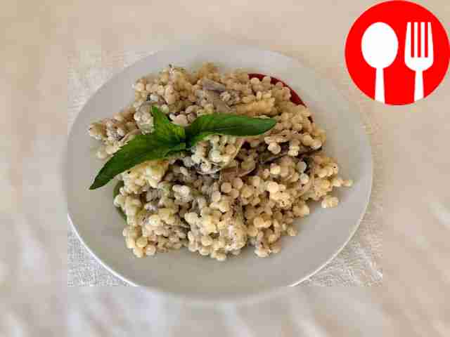 Простой вкусный птитим с грибами в сливочном соусе