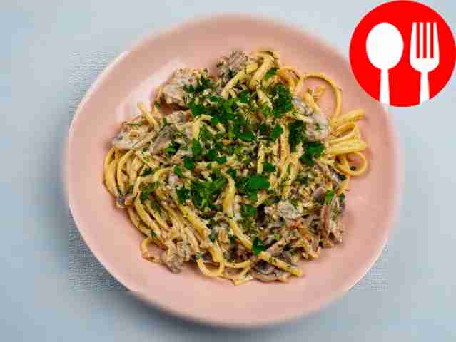 Спагетти с грибами и орехами