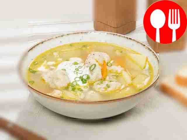 Суп с клецками на курином бульоне