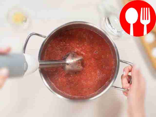 Приготовьте ткемали. Продавите ягоду в пюре...