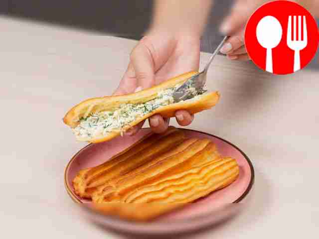 Наполните эклеры: сделайте надрез сбоку, не...