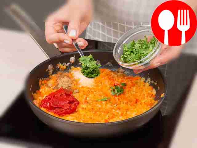 Порубите ингредиенты и обжарьте их. Лук,...