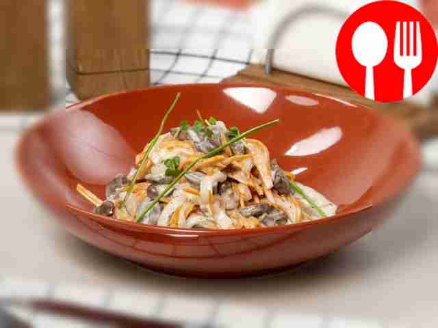 Салат с куриными сердечками и корейской морковью