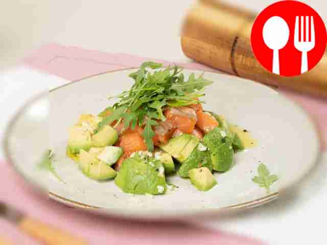 Севиче из лосося и авокадо