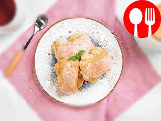 Подавайте к чаю берлинские пирожные.