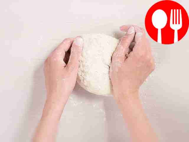 Подготовьте тесто. В глубокую миску влейте...