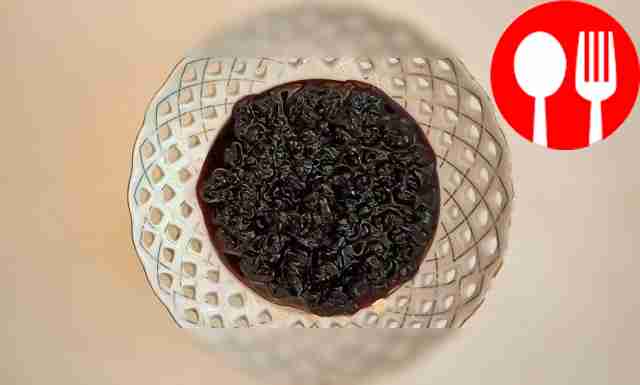 Смородиновое варенье прекрасно идёт к оладьям...