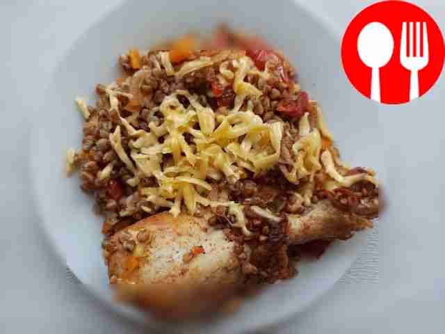 Гречка, приготовленная в рукаве, с куриными голенями