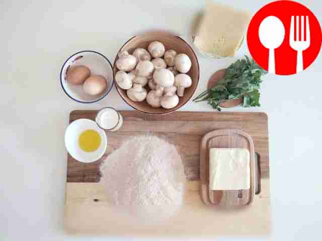 Под струёй проточной воды тщательно промойте...