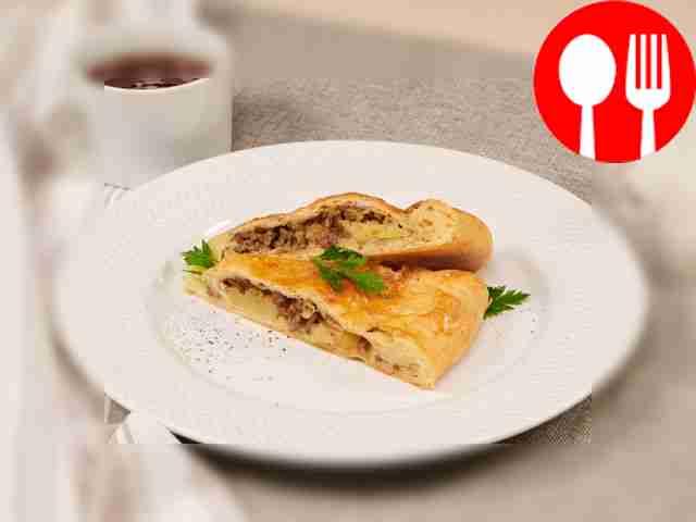 Мясной пирог с капустой и картошкой