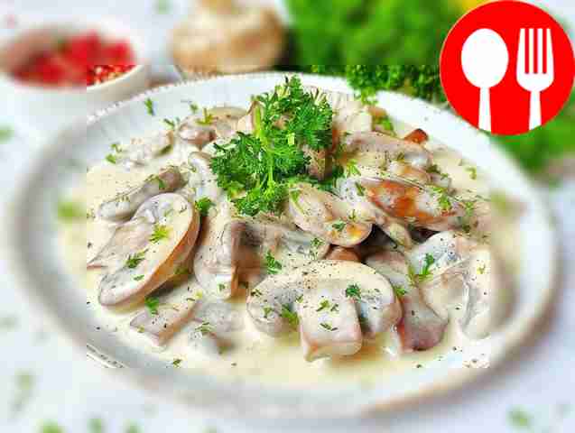 Ароматные белые грибы со сметаной