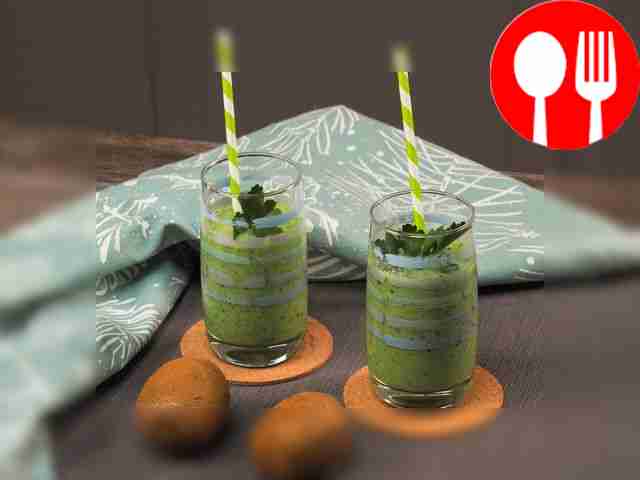 Зеленый смузи с грушей