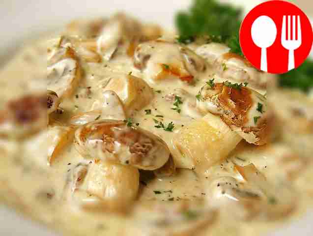 Белые грибы в сметане