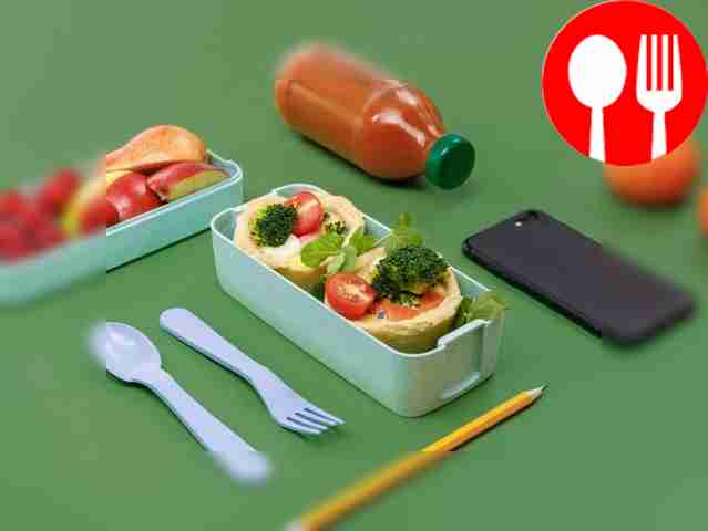 Мини-киш с брокколи и красной рыбой