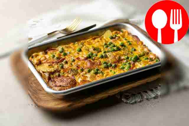 Испанская фритатта с молодым картофелем, горошком и перцем