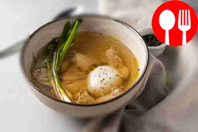 Куриный бульон на подпеченых овощах