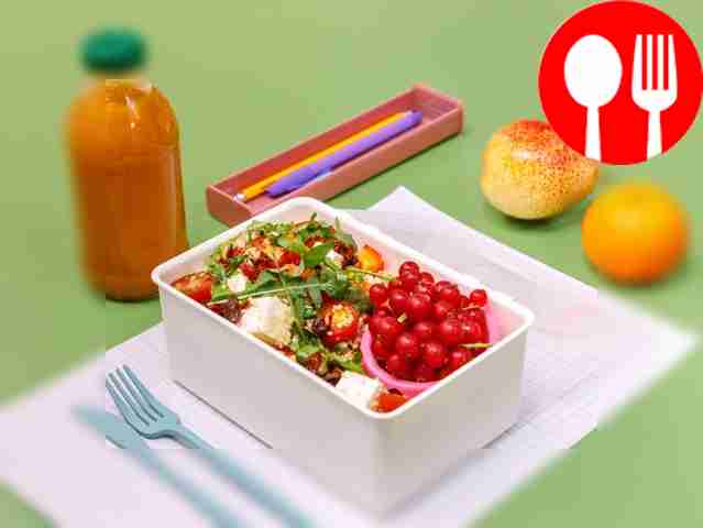 Салат с булгуром, киноа и сыром фета