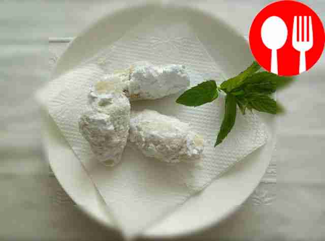 Вкуснейшие песочные рогалики с орехами, изюмом и маком