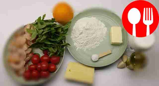 Смешайте в миске сливочное масло с мукой,...