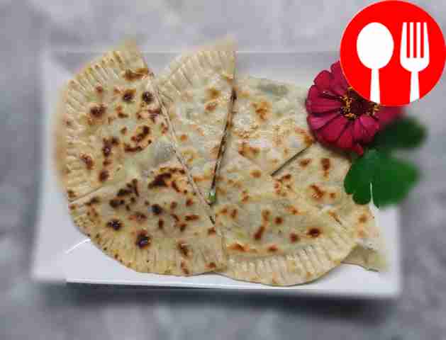 Кутабы с творогом и щавелем