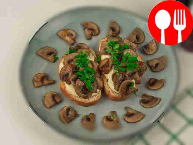 Гренки с грибами