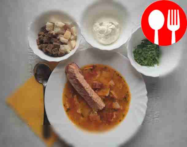 Домашний суп на копченых ребрах с беконом