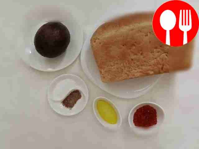 Очистите авокадо от косточки и кожуры....