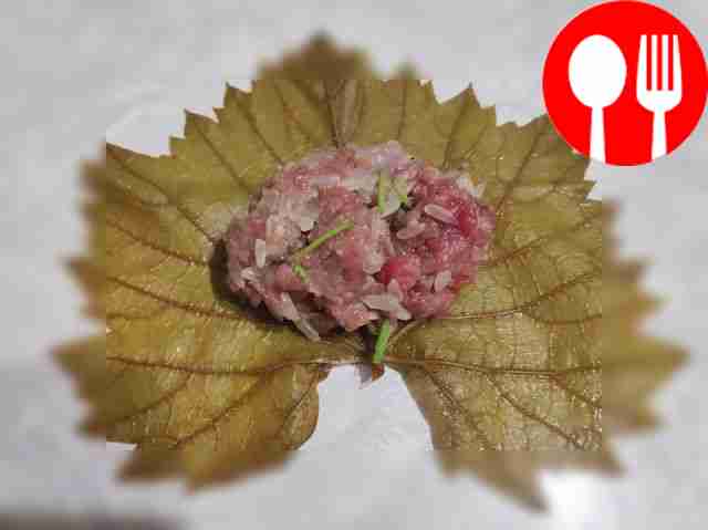 Берите листья с матовой стороны. На каждый...