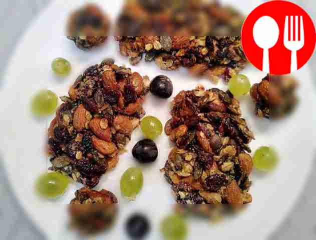 Пряная гранола с клюквой